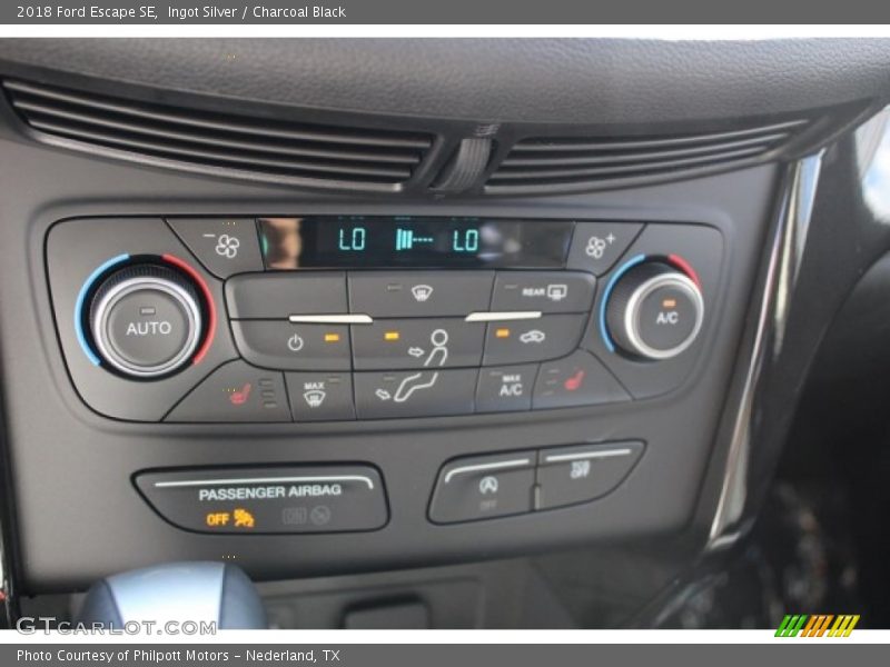 Ingot Silver / Charcoal Black 2018 Ford Escape SE