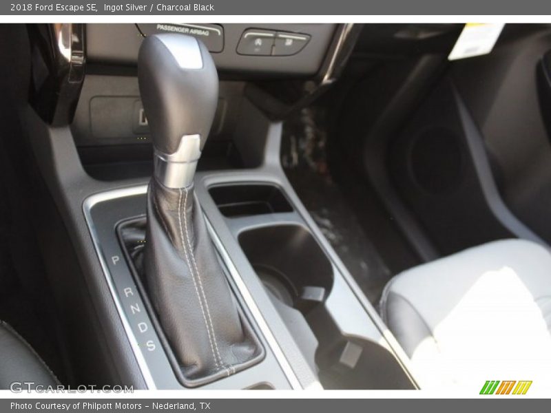 Ingot Silver / Charcoal Black 2018 Ford Escape SE
