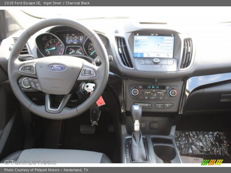 Ingot Silver / Charcoal Black 2018 Ford Escape SE