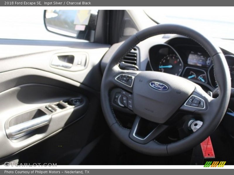 Ingot Silver / Charcoal Black 2018 Ford Escape SE