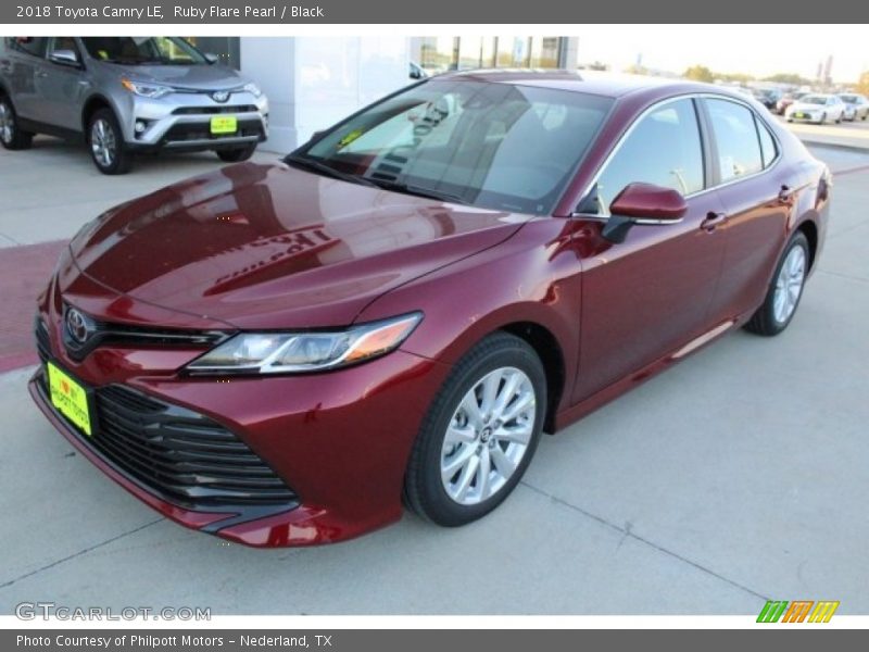 Ruby Flare Pearl / Black 2018 Toyota Camry LE