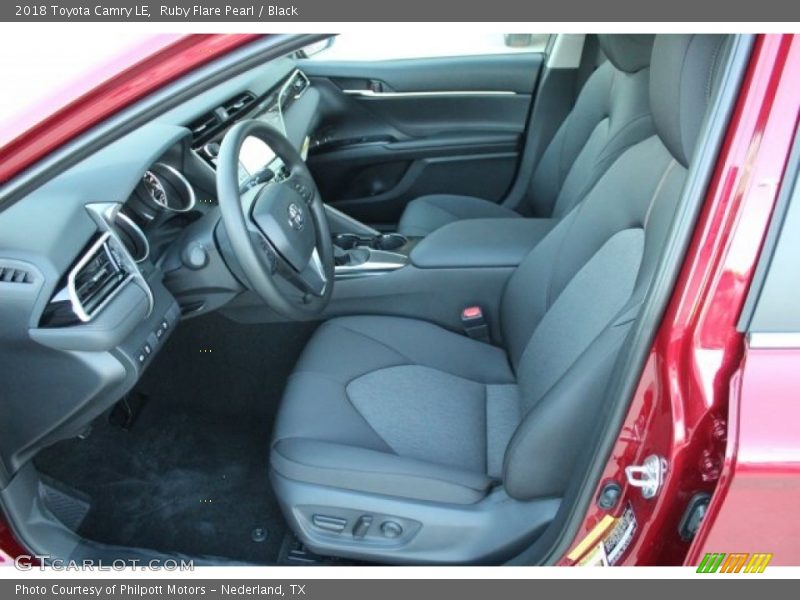 Ruby Flare Pearl / Black 2018 Toyota Camry LE