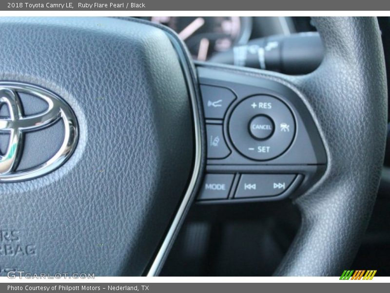 Ruby Flare Pearl / Black 2018 Toyota Camry LE