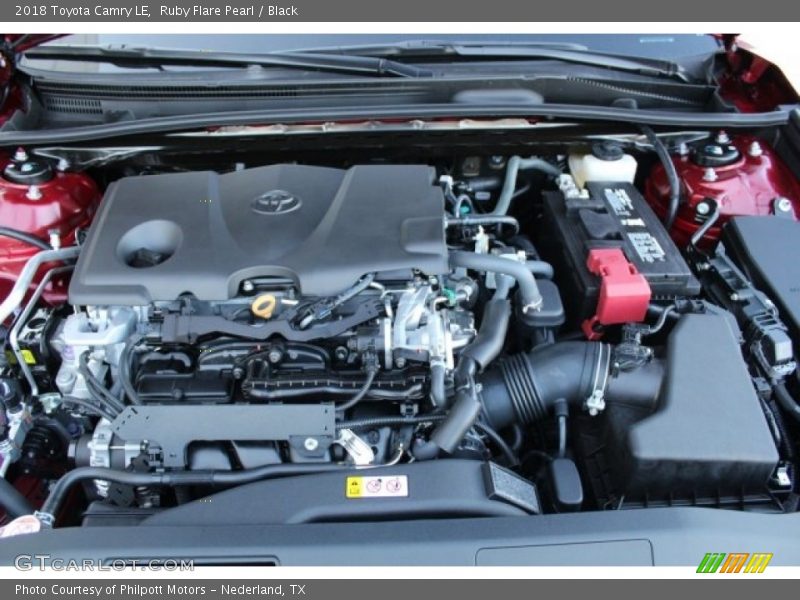 Ruby Flare Pearl / Black 2018 Toyota Camry LE