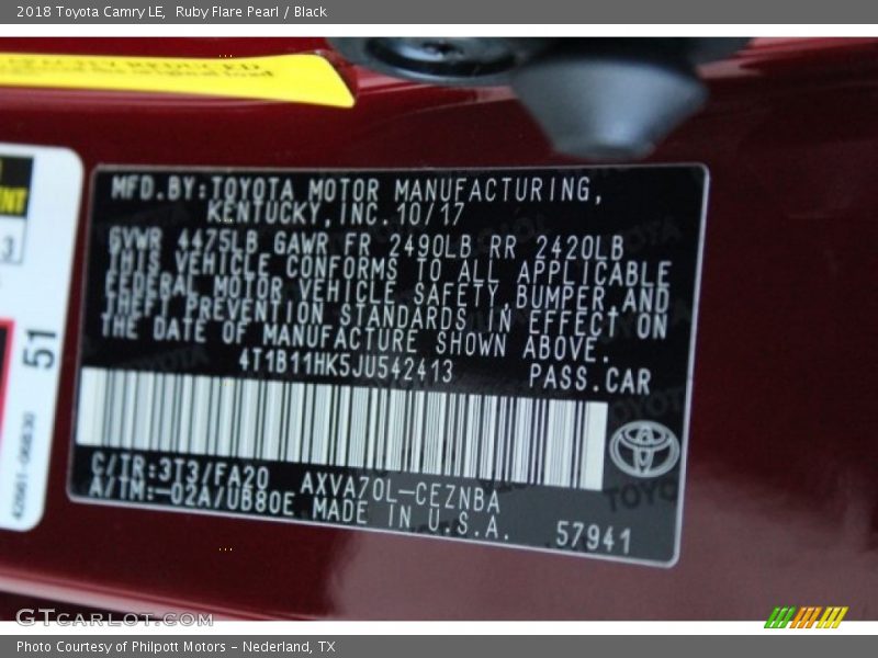 Ruby Flare Pearl / Black 2018 Toyota Camry LE