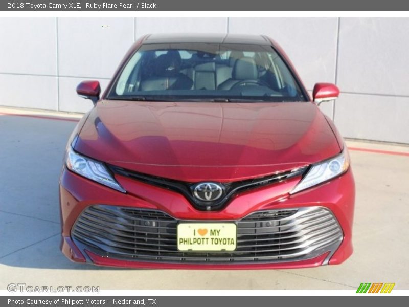 Ruby Flare Pearl / Black 2018 Toyota Camry XLE