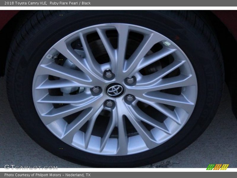 Ruby Flare Pearl / Black 2018 Toyota Camry XLE
