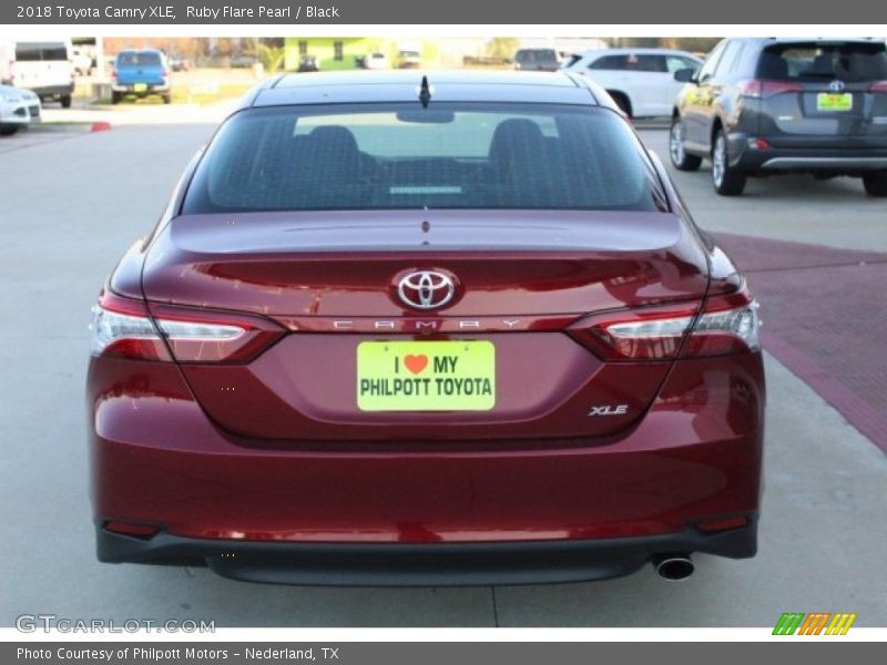Ruby Flare Pearl / Black 2018 Toyota Camry XLE