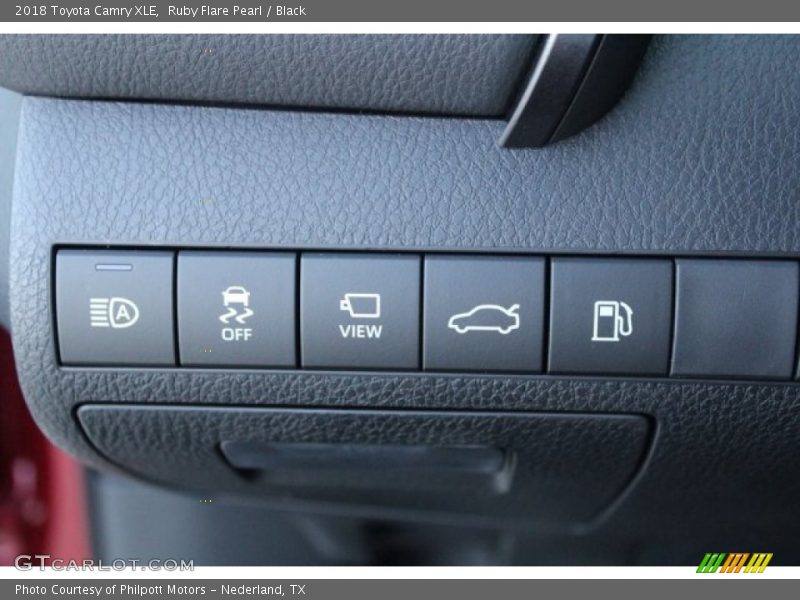 Ruby Flare Pearl / Black 2018 Toyota Camry XLE