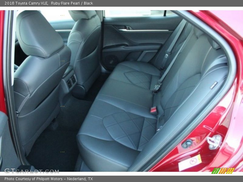Ruby Flare Pearl / Black 2018 Toyota Camry XLE