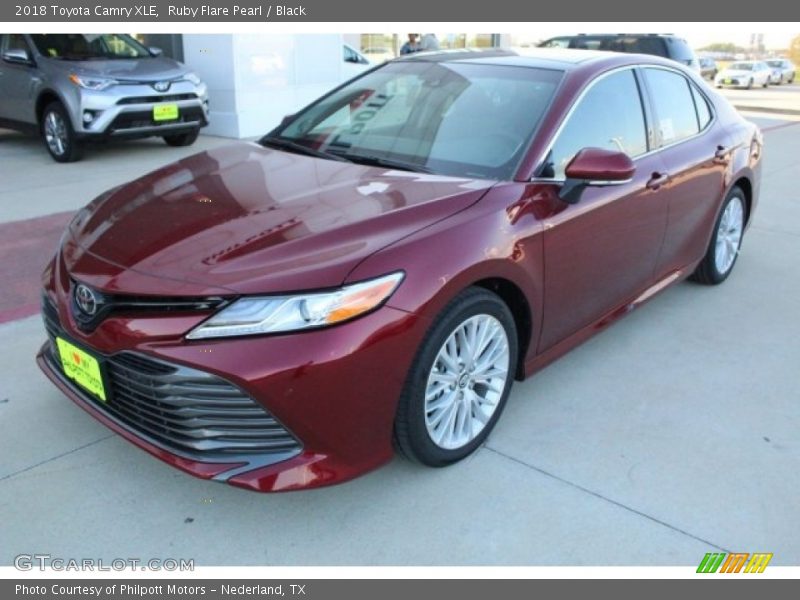 Ruby Flare Pearl / Black 2018 Toyota Camry XLE