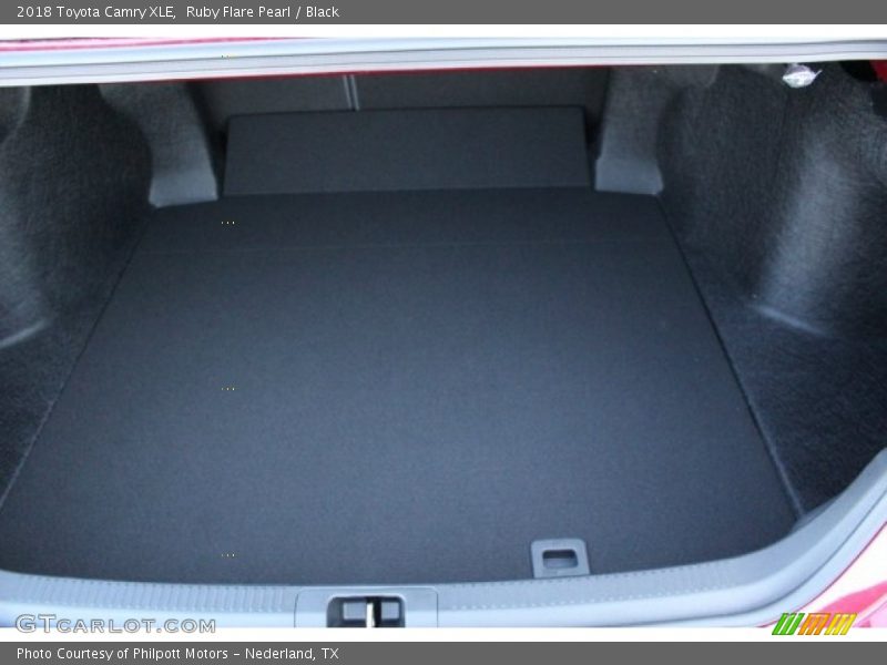 Ruby Flare Pearl / Black 2018 Toyota Camry XLE