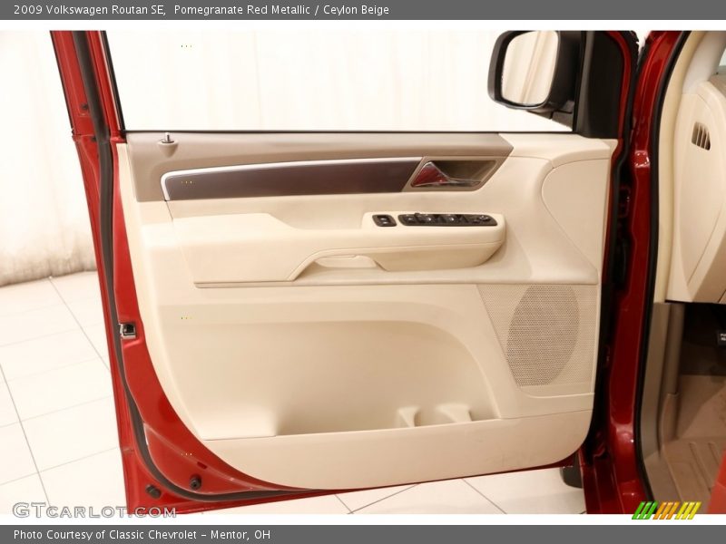 Pomegranate Red Metallic / Ceylon Beige 2009 Volkswagen Routan SE