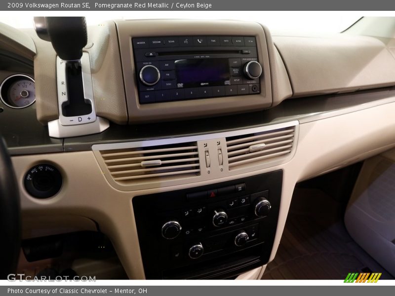 Pomegranate Red Metallic / Ceylon Beige 2009 Volkswagen Routan SE