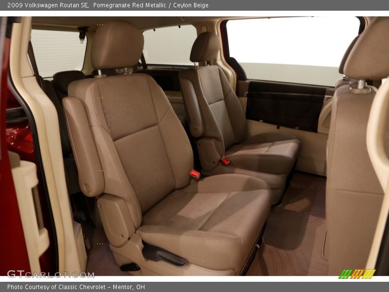 Pomegranate Red Metallic / Ceylon Beige 2009 Volkswagen Routan SE