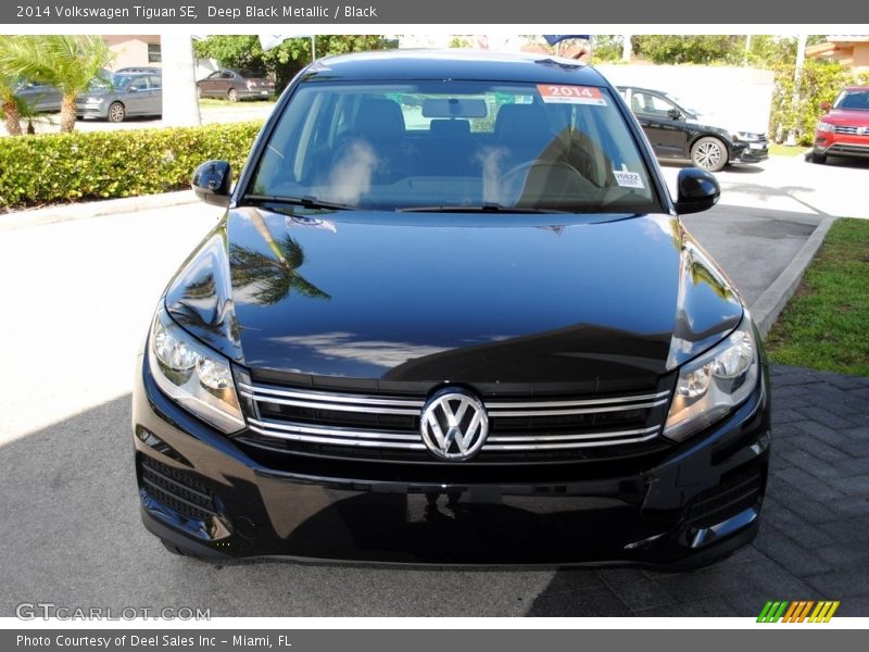 Deep Black Metallic / Black 2014 Volkswagen Tiguan SE