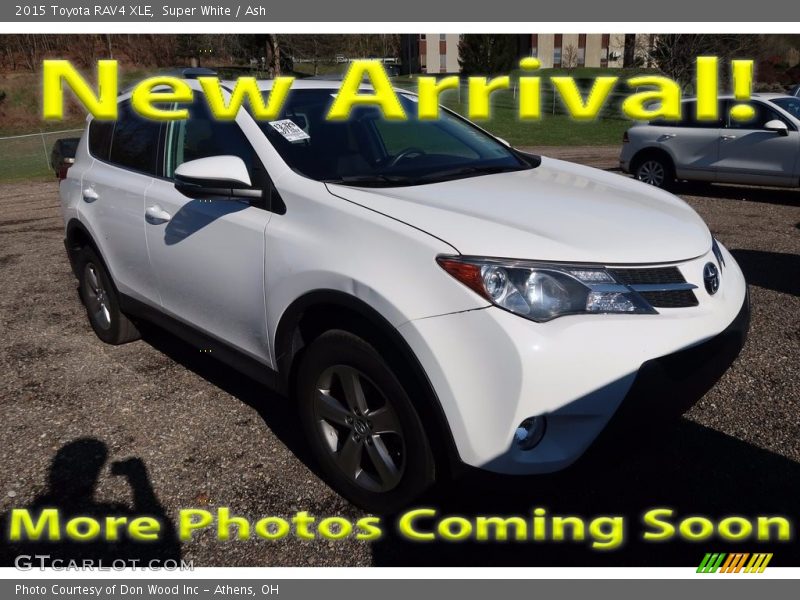 Super White / Ash 2015 Toyota RAV4 XLE