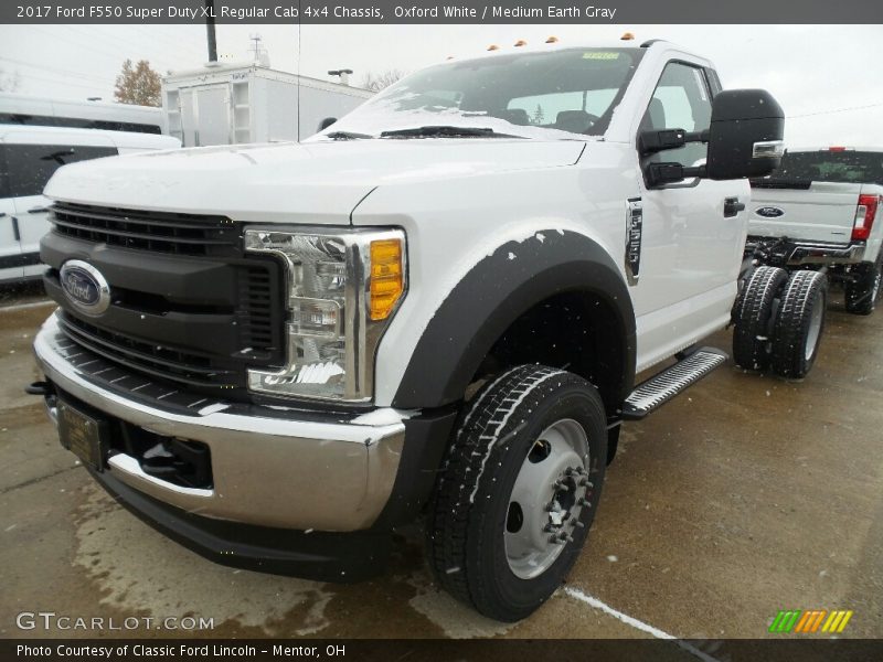 Oxford White / Medium Earth Gray 2017 Ford F550 Super Duty XL Regular Cab 4x4 Chassis