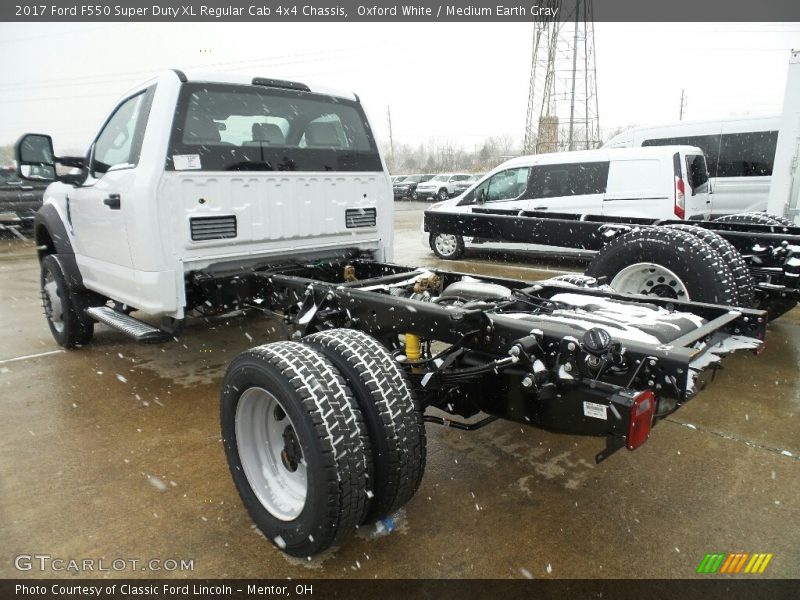 Oxford White / Medium Earth Gray 2017 Ford F550 Super Duty XL Regular Cab 4x4 Chassis