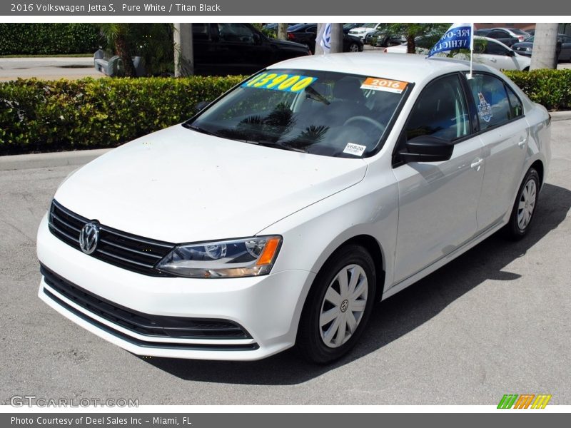 Pure White / Titan Black 2016 Volkswagen Jetta S