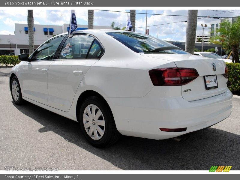 Pure White / Titan Black 2016 Volkswagen Jetta S