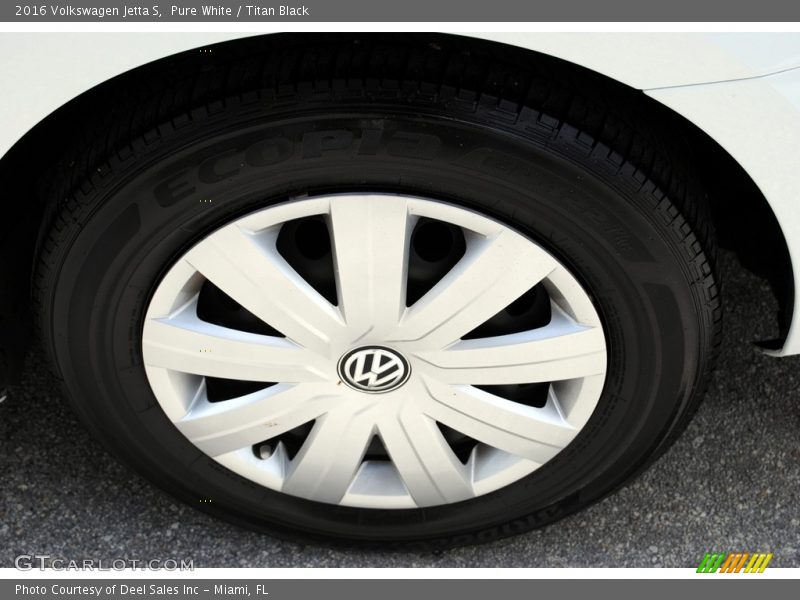 Pure White / Titan Black 2016 Volkswagen Jetta S