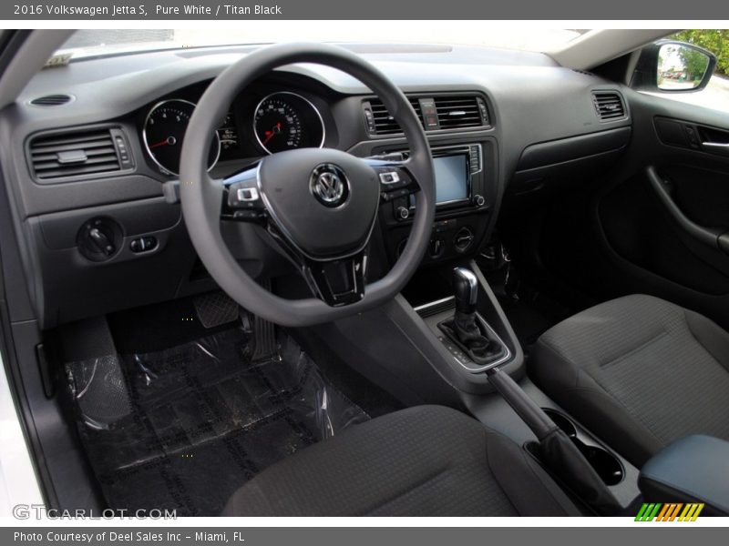 Pure White / Titan Black 2016 Volkswagen Jetta S