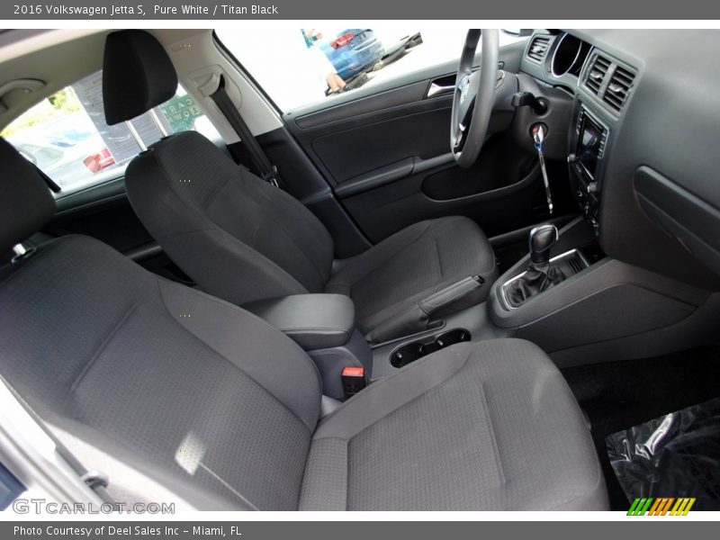 Pure White / Titan Black 2016 Volkswagen Jetta S