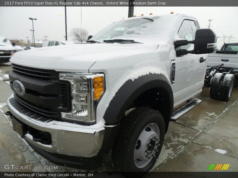 Oxford White / Medium Earth Gray 2017 Ford F550 Super Duty XL Regular Cab 4x4 Chassis