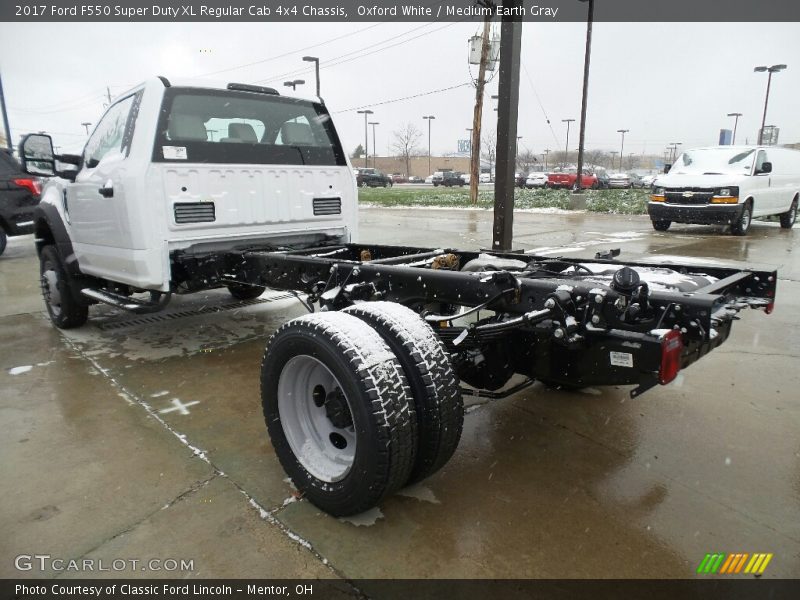 Oxford White / Medium Earth Gray 2017 Ford F550 Super Duty XL Regular Cab 4x4 Chassis