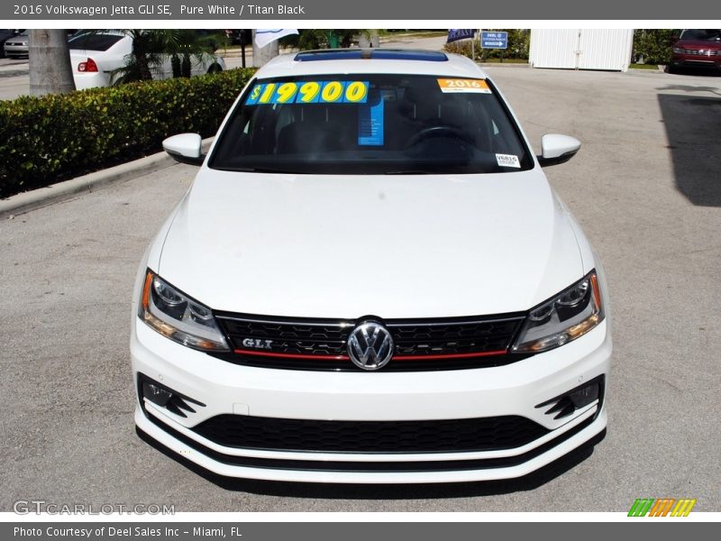 Pure White / Titan Black 2016 Volkswagen Jetta GLI SE