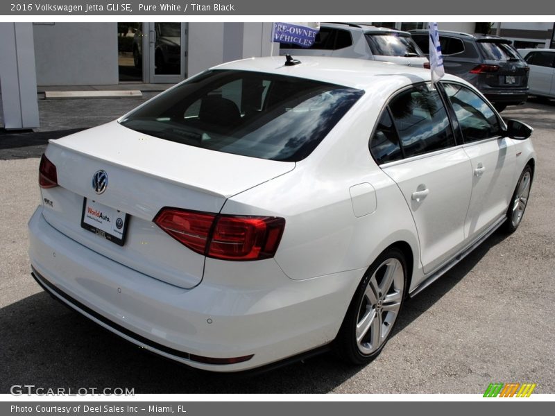 Pure White / Titan Black 2016 Volkswagen Jetta GLI SE