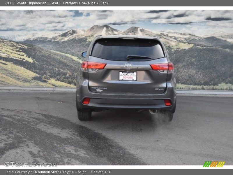 Predawn Gray Mica / Black 2018 Toyota Highlander SE AWD
