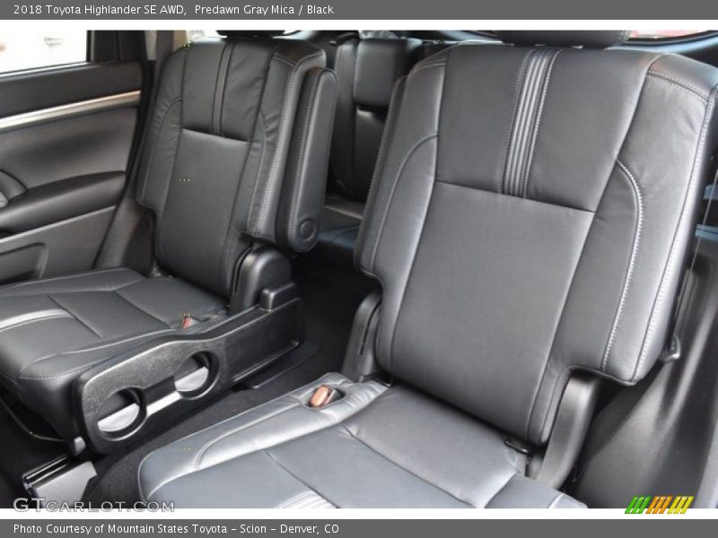 Predawn Gray Mica / Black 2018 Toyota Highlander SE AWD