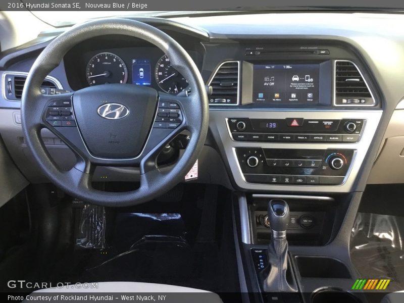 Nouveau Blue / Beige 2016 Hyundai Sonata SE