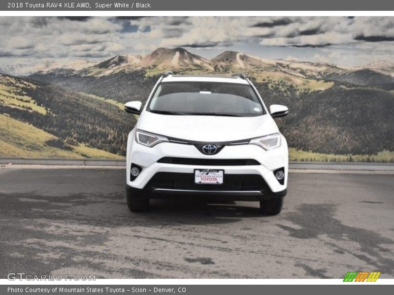 Super White / Black 2018 Toyota RAV4 XLE AWD