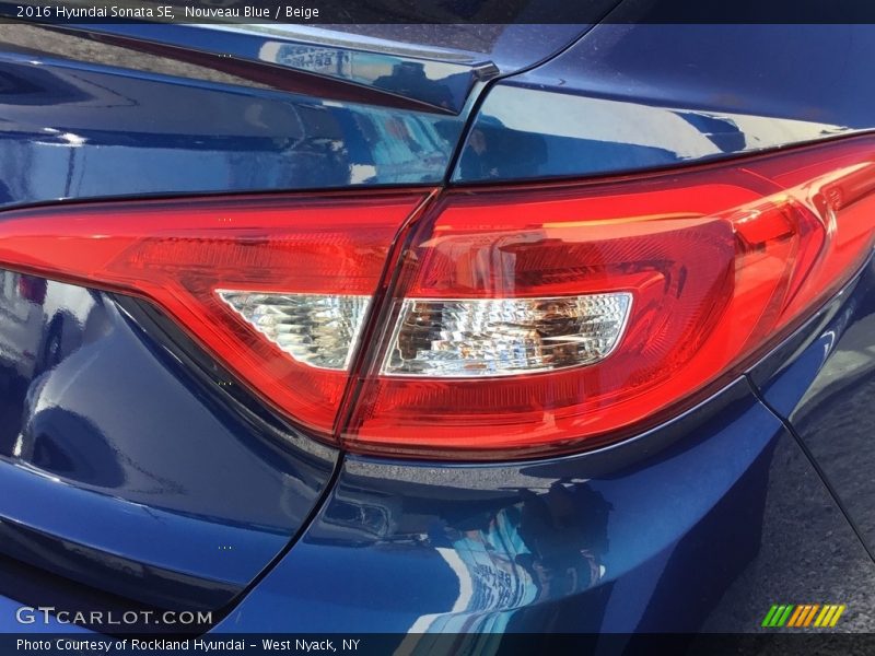 Nouveau Blue / Beige 2016 Hyundai Sonata SE