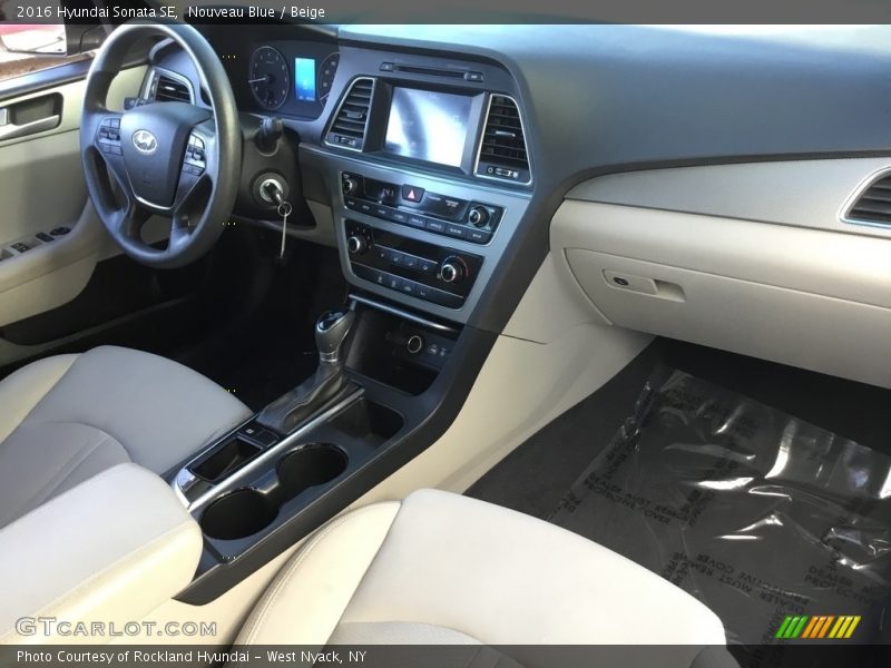 Nouveau Blue / Beige 2016 Hyundai Sonata SE