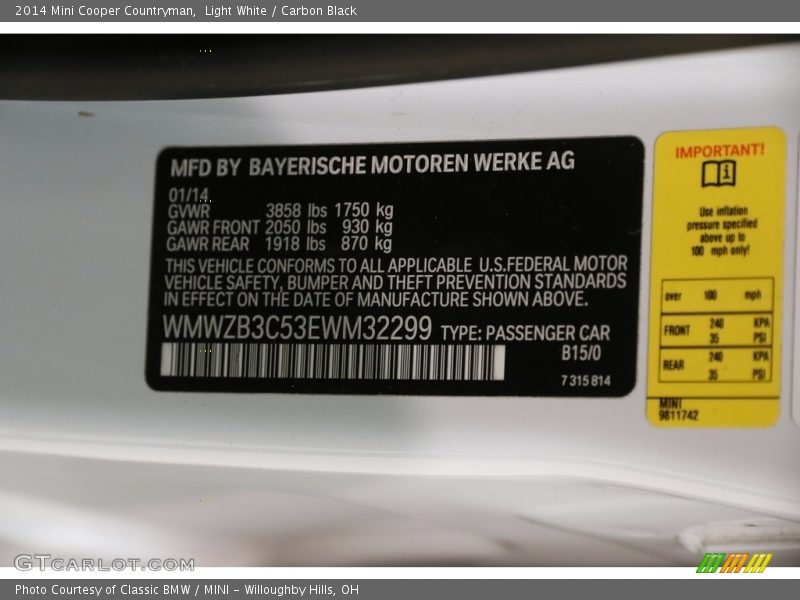 Light White / Carbon Black 2014 Mini Cooper Countryman