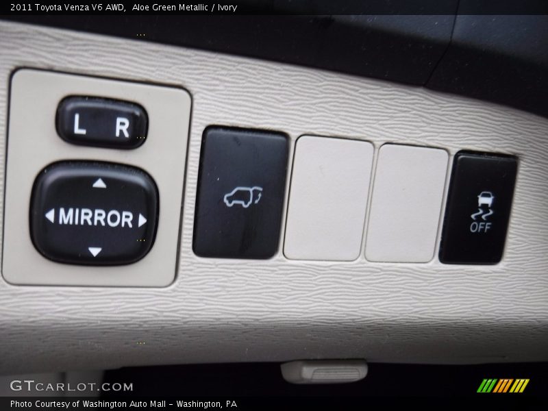 Aloe Green Metallic / Ivory 2011 Toyota Venza V6 AWD