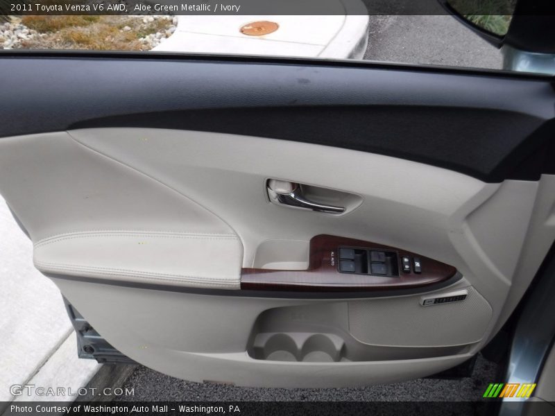 Aloe Green Metallic / Ivory 2011 Toyota Venza V6 AWD