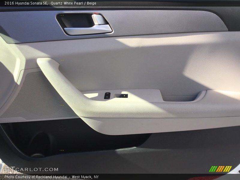 Quartz White Pearl / Beige 2016 Hyundai Sonata SE