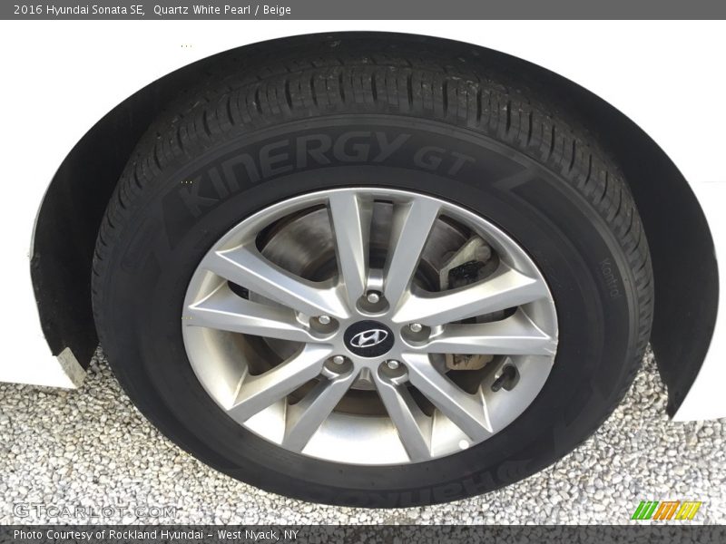Quartz White Pearl / Beige 2016 Hyundai Sonata SE