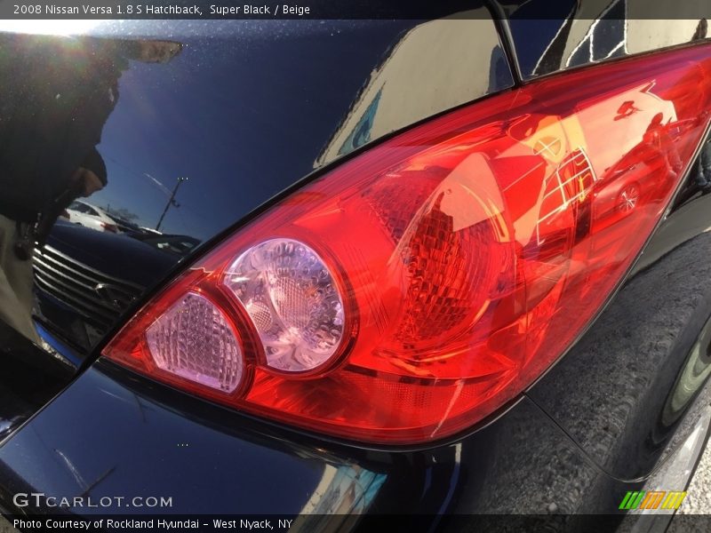 Super Black / Beige 2008 Nissan Versa 1.8 S Hatchback