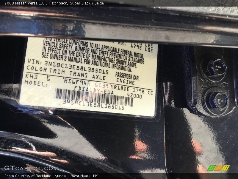 Super Black / Beige 2008 Nissan Versa 1.8 S Hatchback