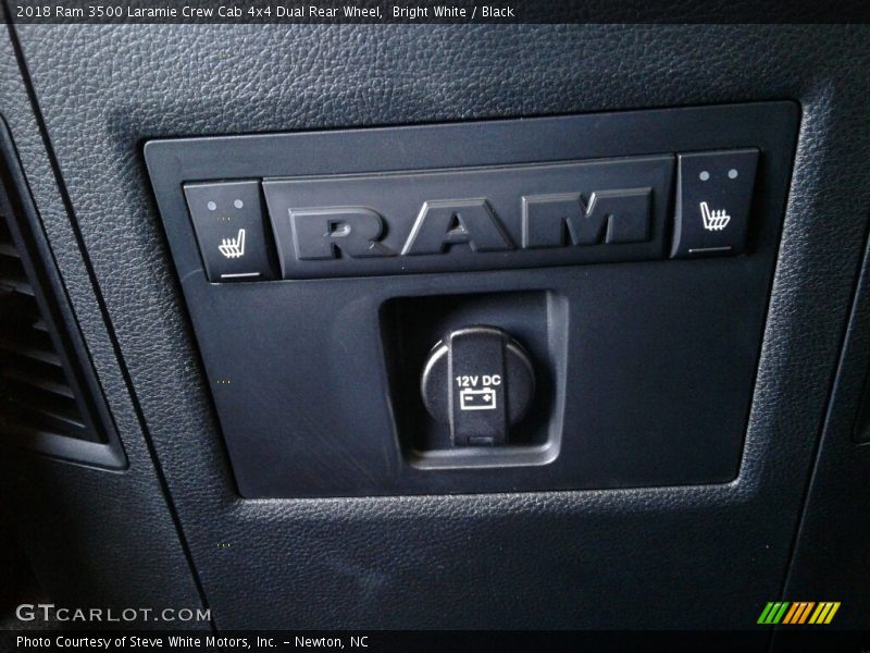 Bright White / Black 2018 Ram 3500 Laramie Crew Cab 4x4 Dual Rear Wheel