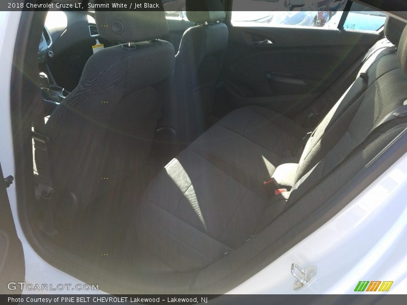 Summit White / Jet Black 2018 Chevrolet Cruze LT