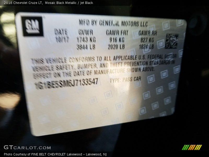 Mosaic Black Metallic / Jet Black 2018 Chevrolet Cruze LT