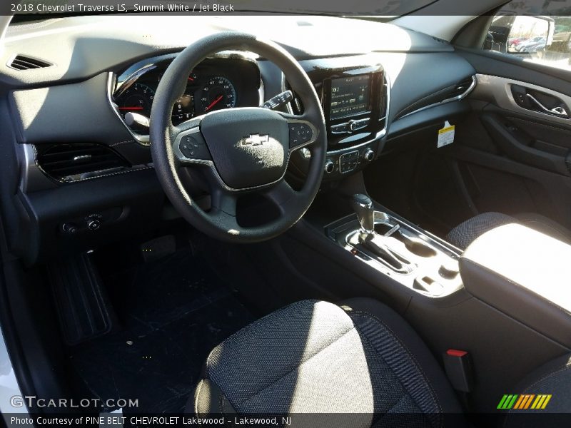Summit White / Jet Black 2018 Chevrolet Traverse LS