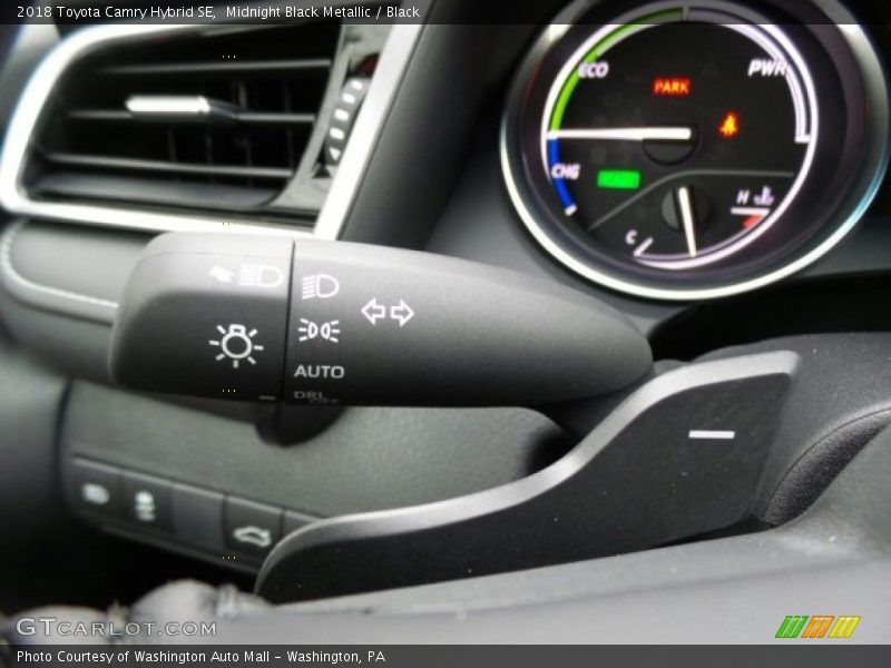Controls of 2018 Camry Hybrid SE